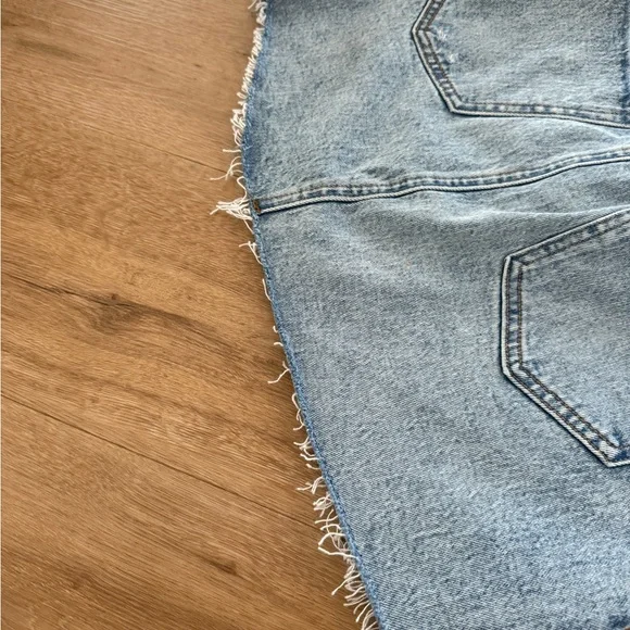 Abercrombie & Fitch Light Blue 90s Micro Mini High-Rise Denim Skirt 27 - Picture 6 of 6